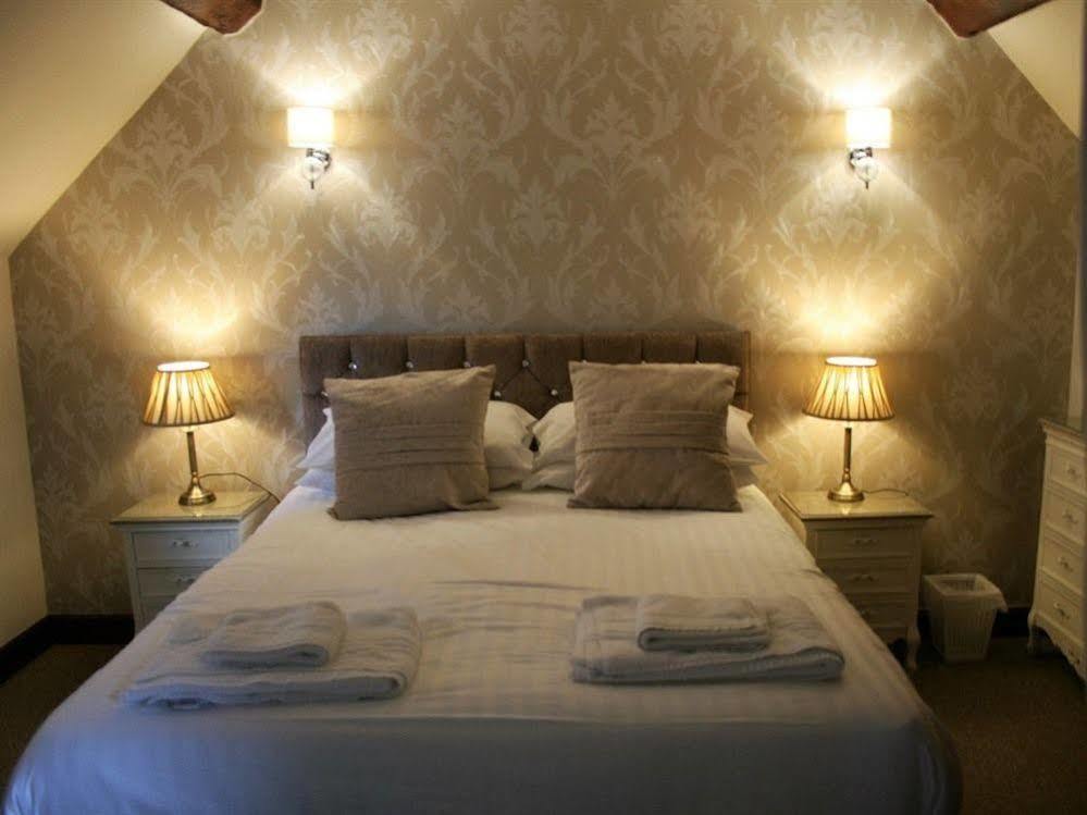 The Talbot Inn Much Wenlock Exterior foto