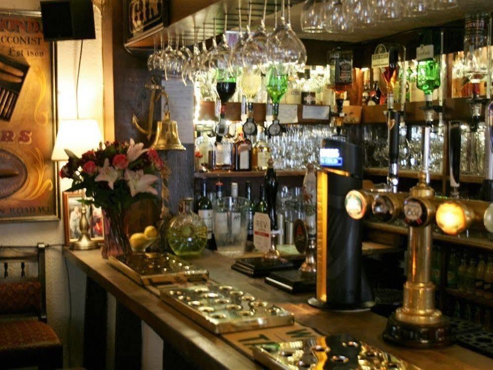 The Talbot Inn Much Wenlock Exterior foto