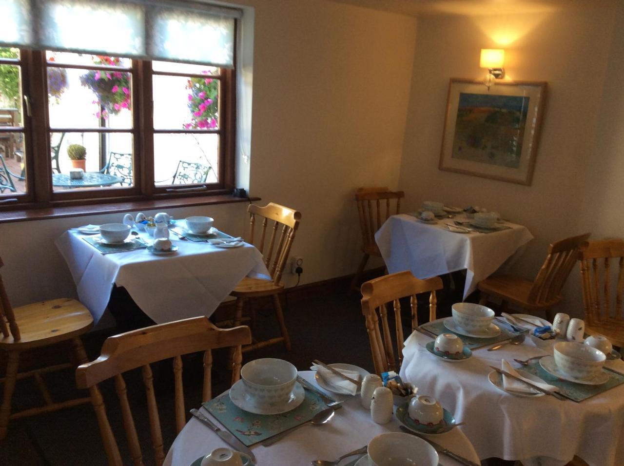 The Talbot Inn Much Wenlock Exterior foto